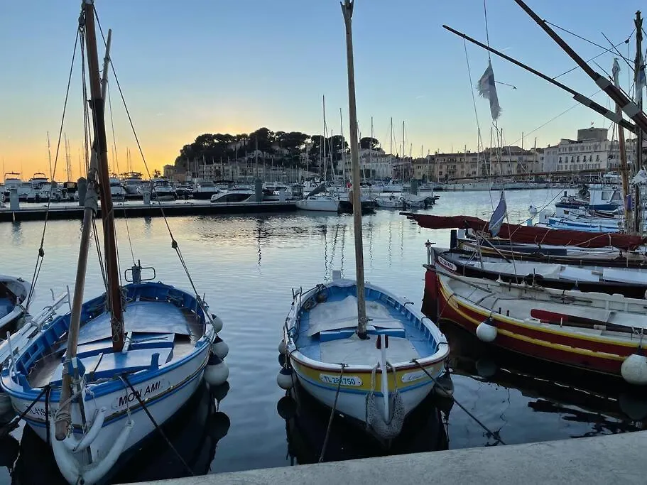 Tres Bel Appartement, Port Sanary, Apartment Sanary-sur-Mer
