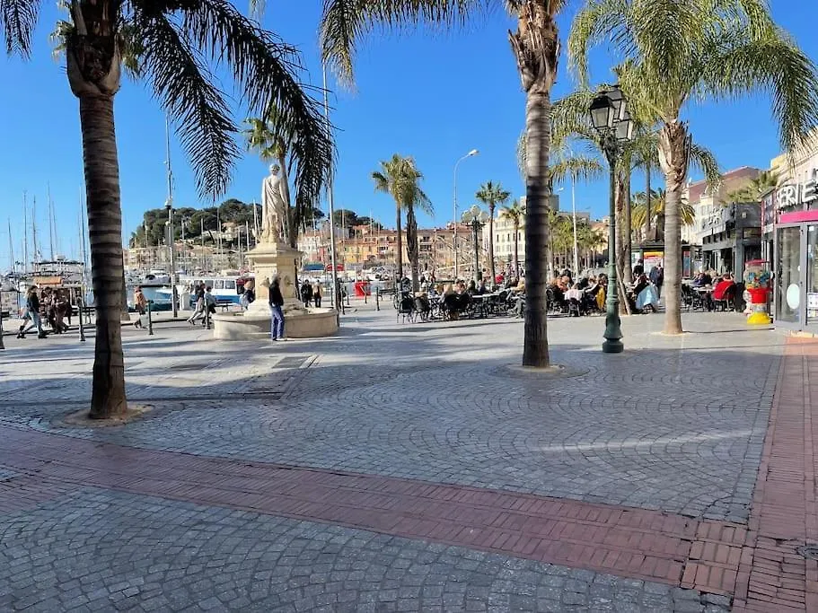 Tres Bel Appartement, Port Sanary, Sanary-sur-Mer